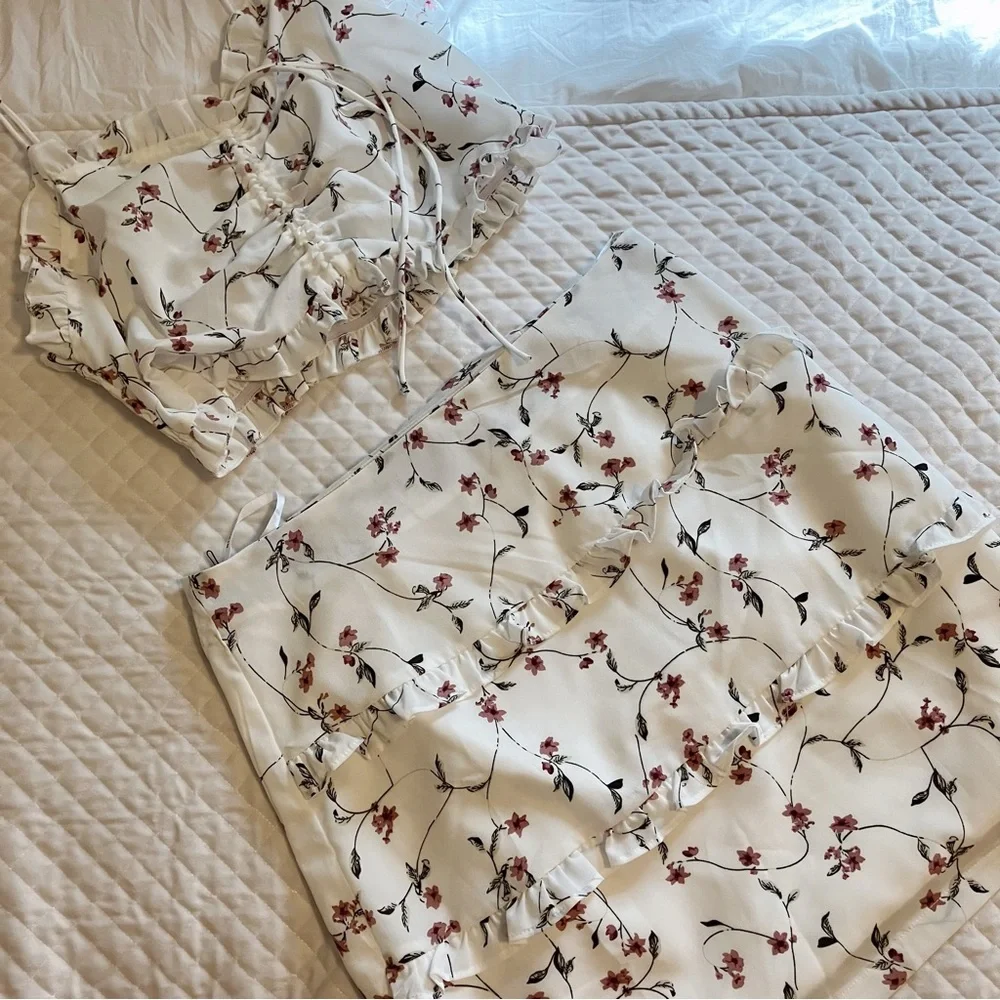 NWOT SHEIN White Floral Two Piece Set Size L - Picture 10 of 10